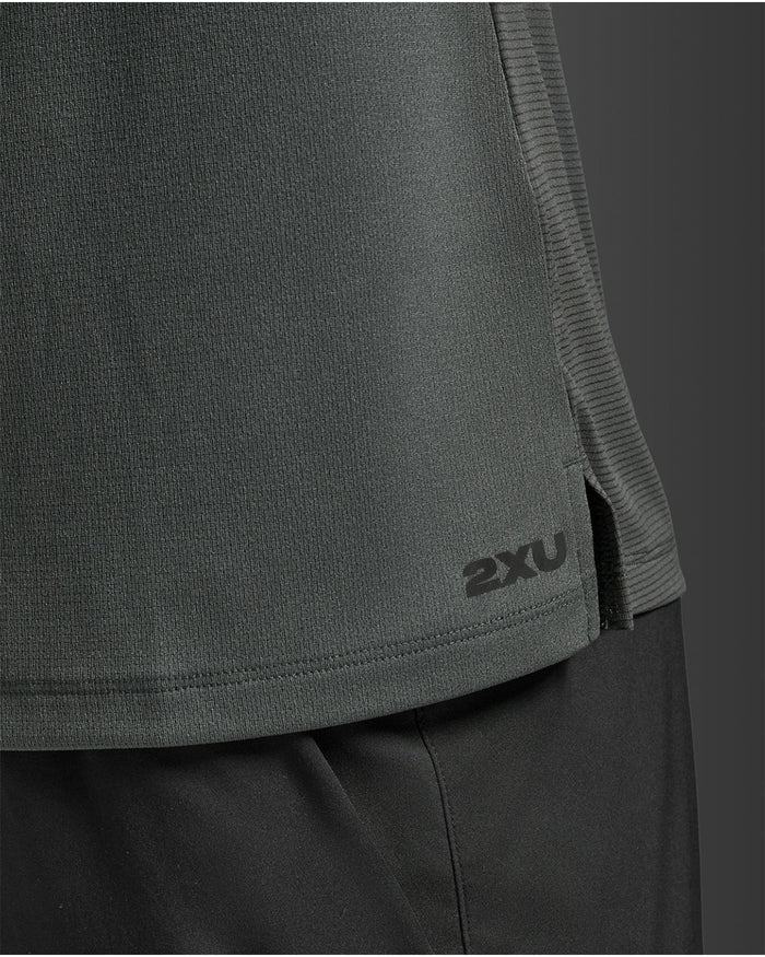 2XU Men's Aero Mesh Tee - Jupiter/Black Reflective