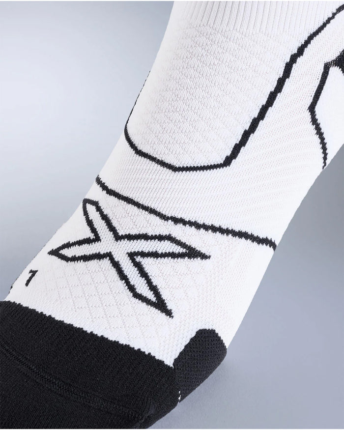 2XU Unisex's Vector Cushion Crew Socks - White/Black
