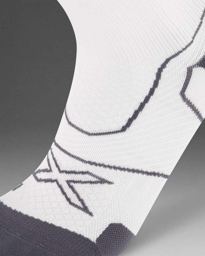 2XU Unisex's Vector Cushion Crew Socks - WHT/GRY