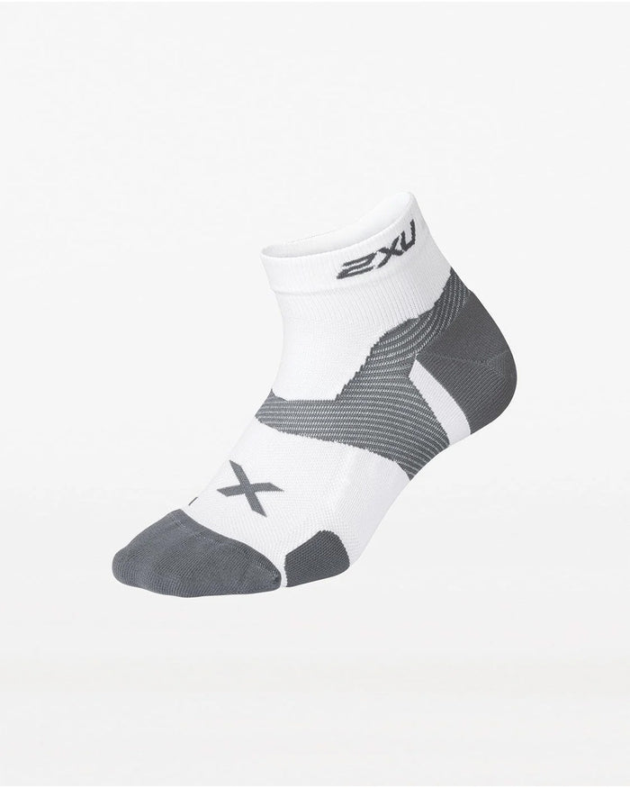 2XU Unisex's Vectr Cushion 1/4 Crew Compression Socks - White/Grey