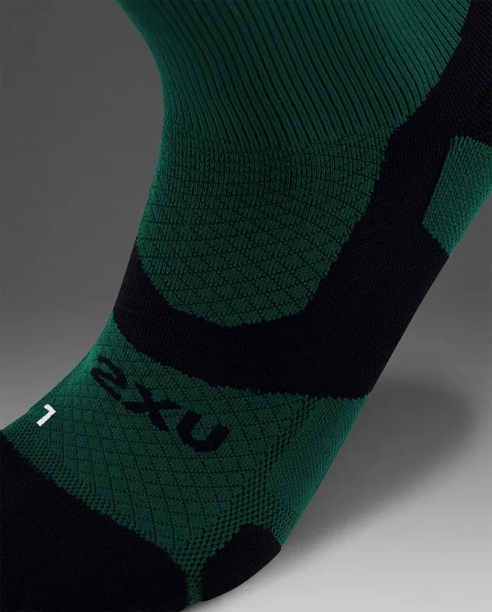 2XU Unisex's Vectr Light Cushion Crew Socks - Dark Moss/White