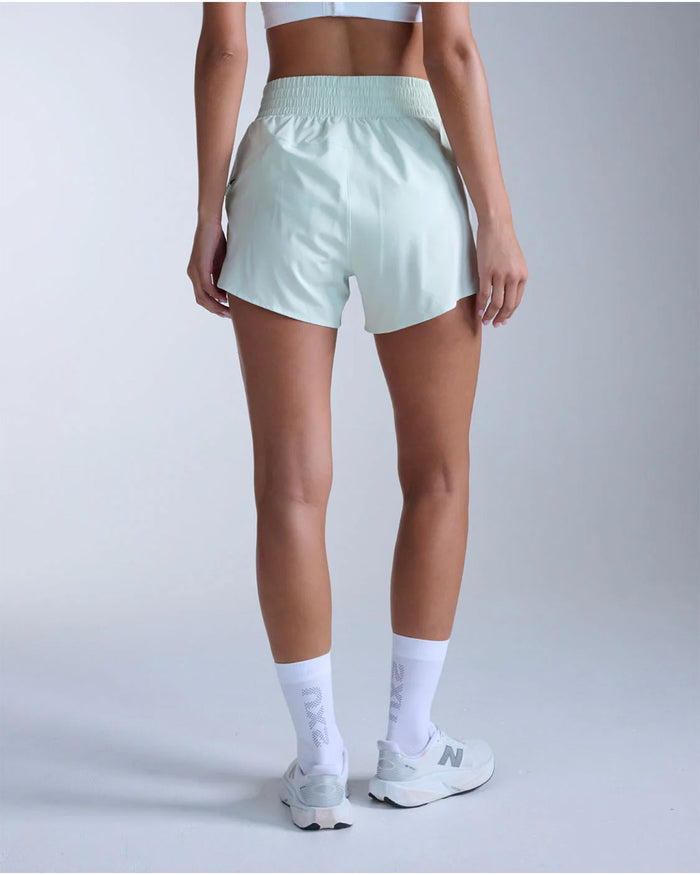 2XU Women's Aero Hi-Rise 4 Inch Shorts - Mint Dust/Mint Reflective
