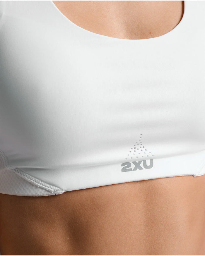 2XU Women's Aero Mesh Medium Impact Bra - White/Silver Reflective