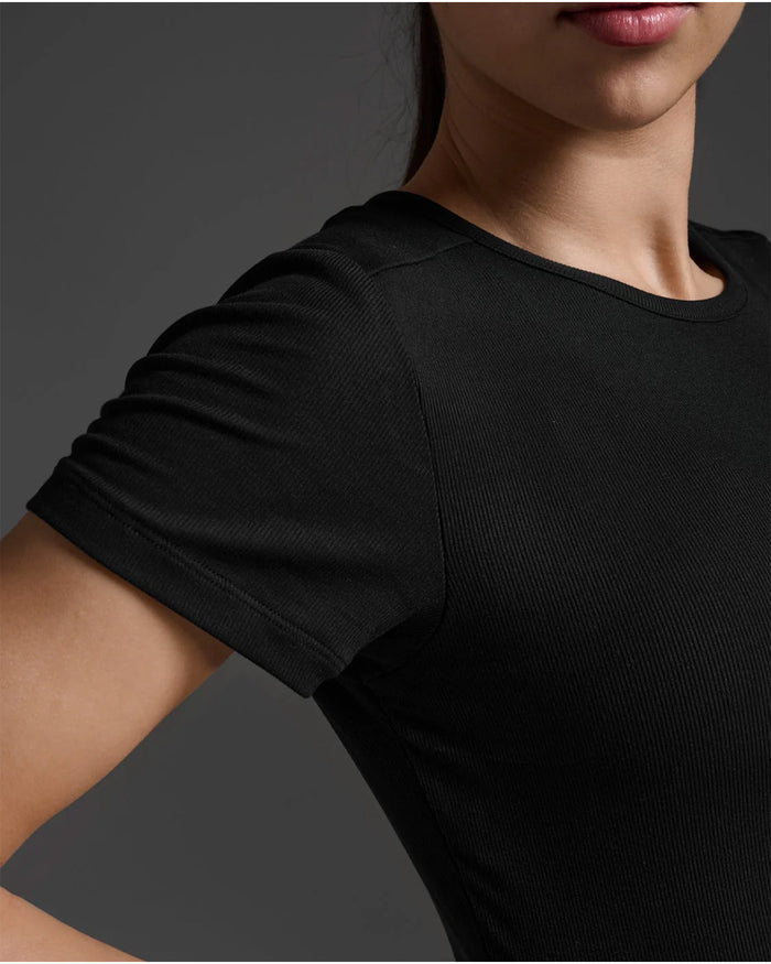 2XU Women's Fluid Ribbed Crop Tee - Black/White