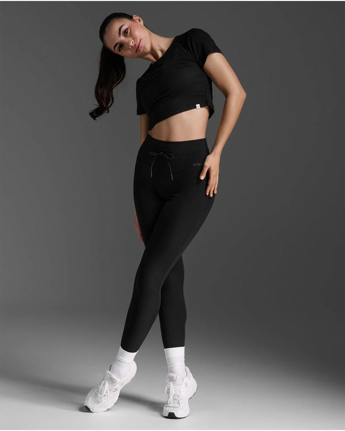 2XU Women's Fluid Ribbed Crop Tee - Black/White