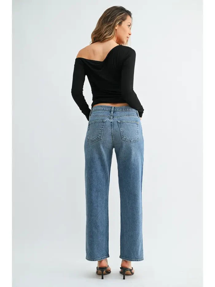 Carly Classic Straight Leg - Medium Denim
