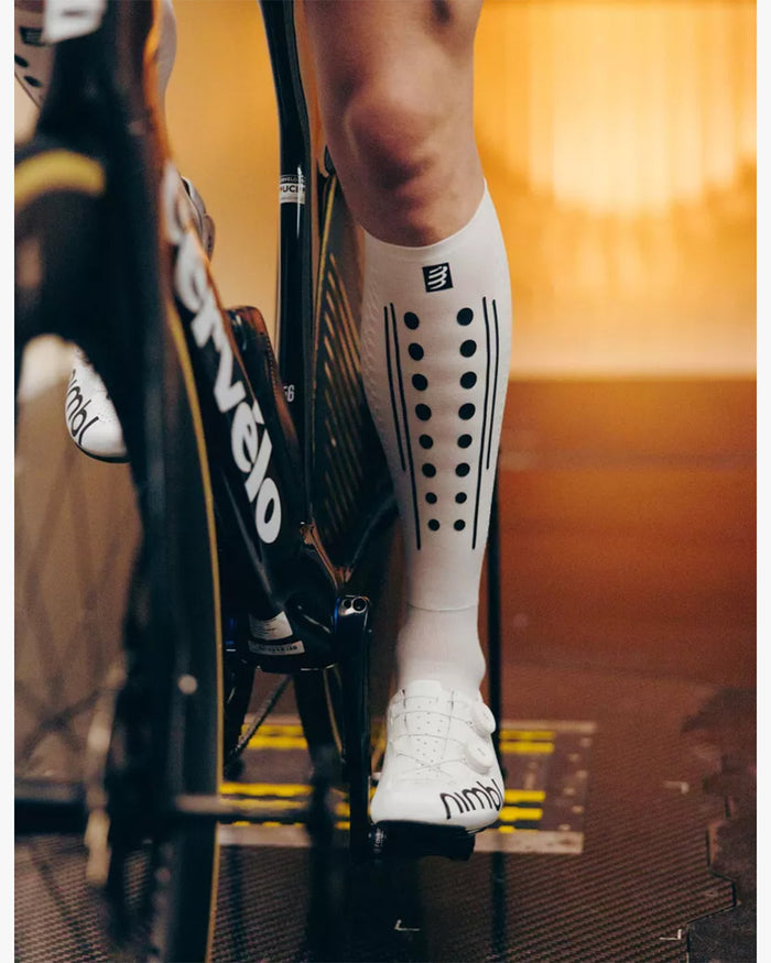 Compressport Unisex's Full Socks Aero 2.0 - White/Black