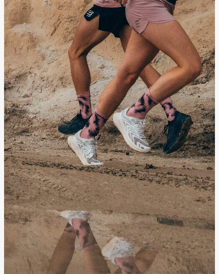 Compressport Unisex's Pro Racing Socks v4.0 Run High - Eat My Dust! - Zephyr Tie Dye