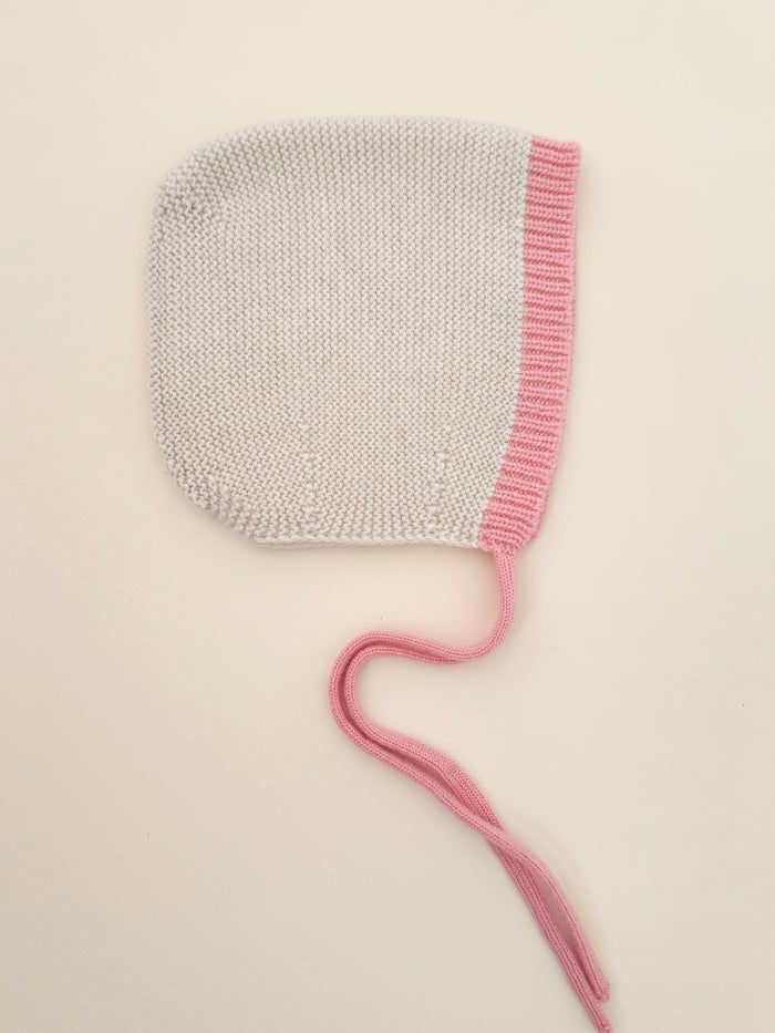 Hvid Newborn Bonnet Dolly Cream - Bubblegum