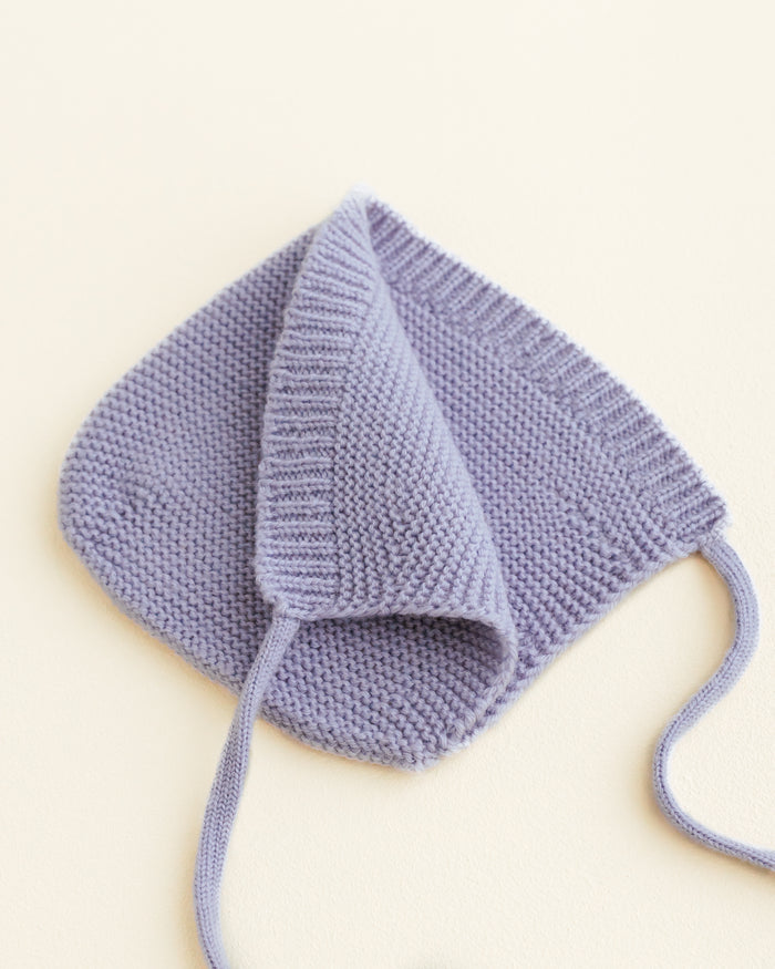 Hvid Newborn Bonnet Dolly Lilac