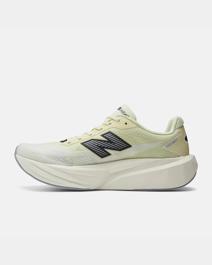 New Balance Men's FuelCell Rebel v5 - Pistachio Butter/Digital Mist