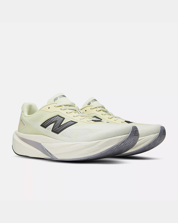 New Balance Men's FuelCell Rebel v5 - Pistachio Butter/Digital Mist