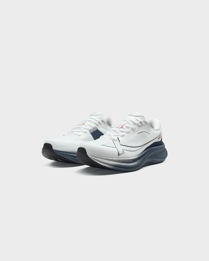 Xtep Men's 2000km Plus - Classic White/Ink Blue